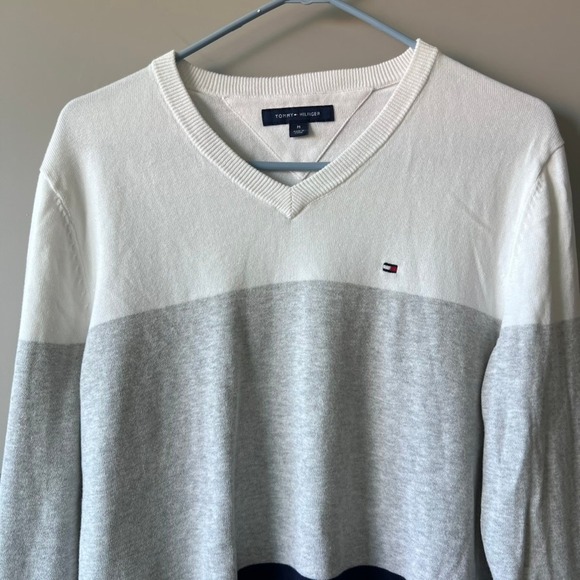 Tommy Hilfiger Men Color Block V Neck Sweater Size M Blue White Preppy Classic - Picture 3 of 11